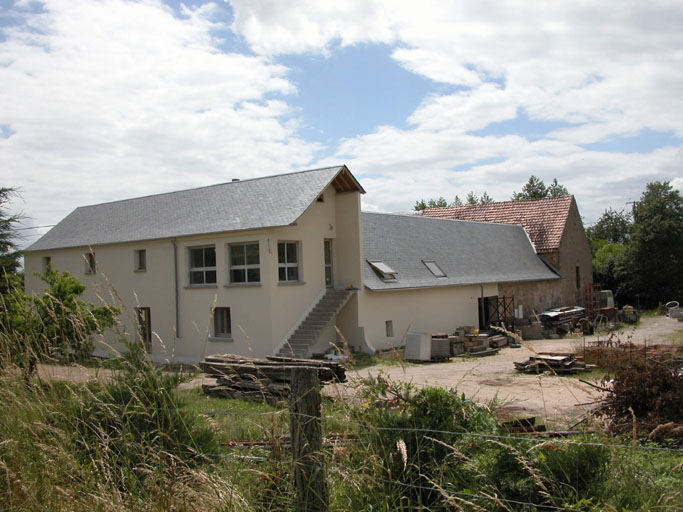 Vue arrière des bâtiments. © Francis Dreyer / Région Bourgogne-Franche-Comté, Inventaire du patrimoine - 2004