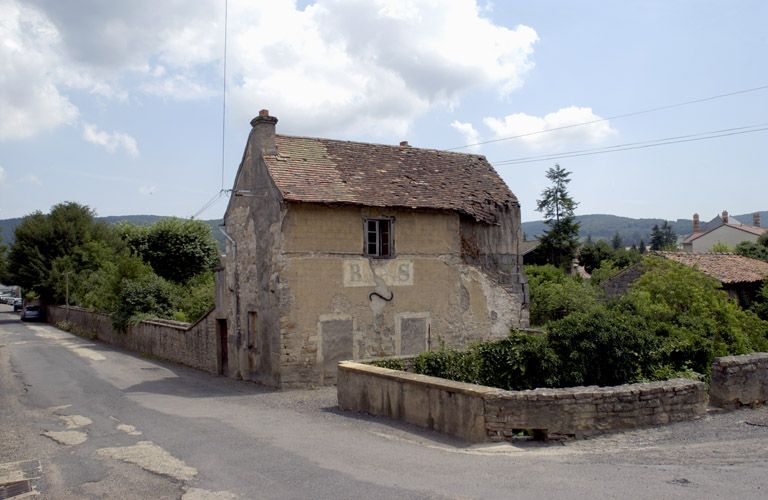 Anciens bains publics, bâtiment désaffecté. © Michel Thierry / Région Bourgogne-Franche-Comté, Inventaire du patrimoine - 2004