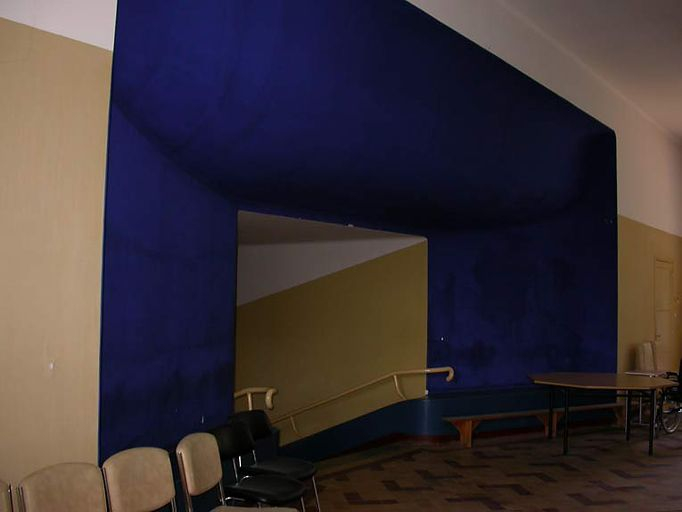 Entrée de la salle des fêtes. © Sylvie Le Clech / Région Bourgogne-Franche-Comté, Inventaire du patrimoine - 2004