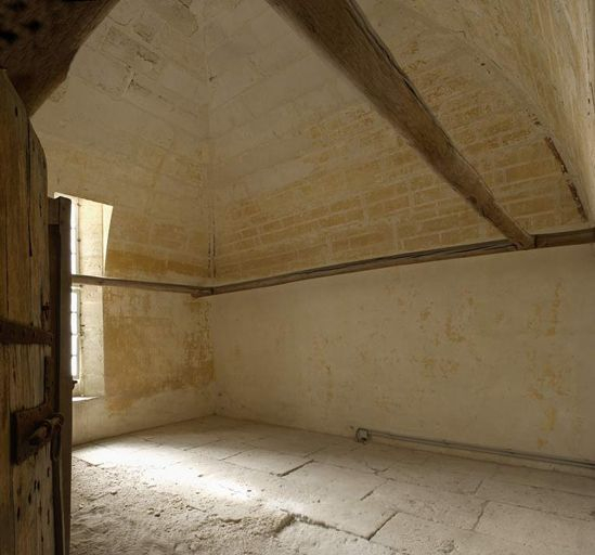 Vue intérieure de l'ancienne pièce des archives. © Michel Thierry / Région Bourgogne-Franche-Comté, Inventaire du patrimoine - 2005