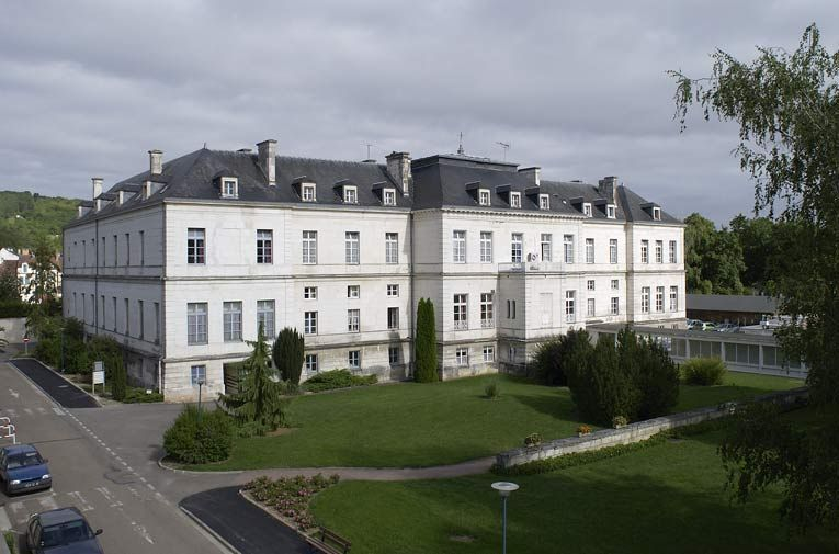 Pavillon Dormois : vue d'ensemble de la façade postérieure. © Michel Thierry / Région Bourgogne-Franche-Comté, Inventaire du patrimoine - 2005