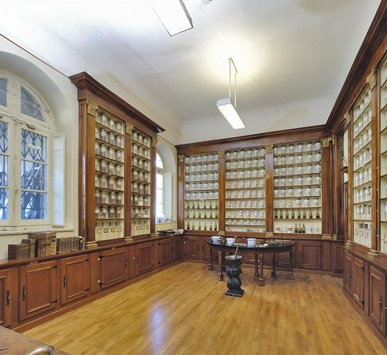 Pharmacie. © Michel Thierry / Région Bourgogne-Franche-Comté, Inventaire du patrimoine - 2006