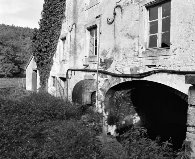 Le bâtiment droit. Elévation postérieure, détail. © Jean-Luc Duthu / Région Bourgogne-Franche-Comté, Inventaire du patrimoine - 2006