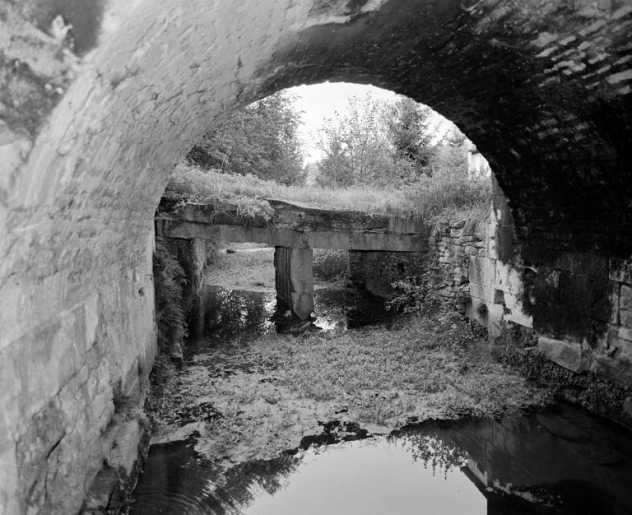 La chambre d'eau. Vue prise depuis la salle des turbines. © Jean-Luc Duthu / Région Bourgogne-Franche-Comté, Inventaire du patrimoine - 2006