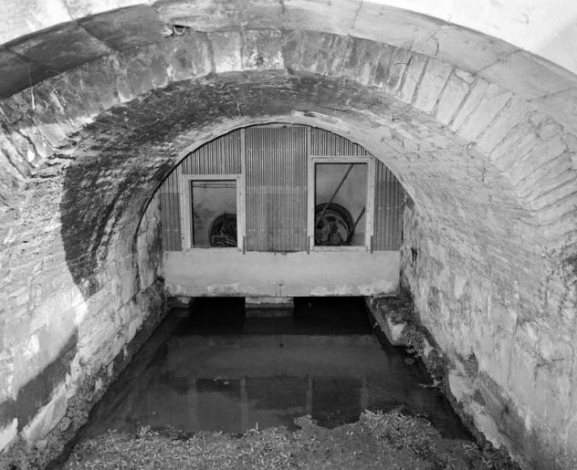 La chambre d'eau. Vue prise depuis la passerelle. © Jean-Luc Duthu / Région Bourgogne-Franche-Comté, Inventaire du patrimoine - 2006
