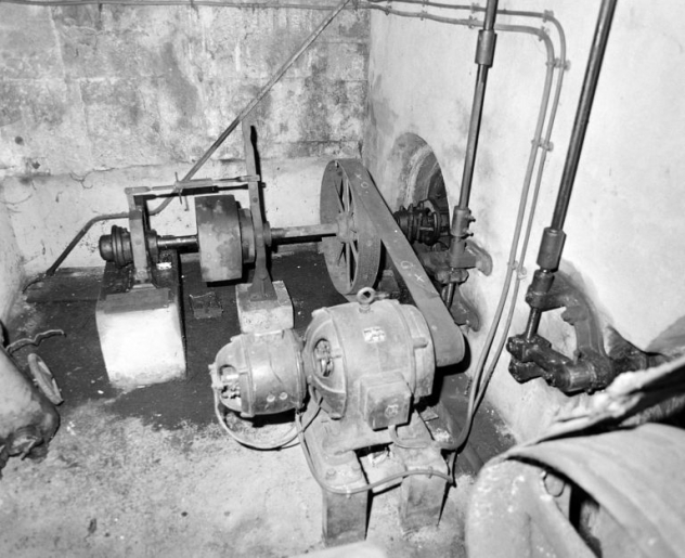 Etage de soubassement. Turbine et générateurs. © Jean-Luc Duthu / Région Bourgogne-Franche-Comté, Inventaire du patrimoine - 2006