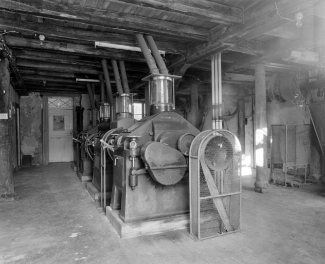 Rez-de-chaussée. Broyeurs. © Jean-Luc Duthu / Région Bourgogne-Franche-Comté, Inventaire du patrimoine - 2006