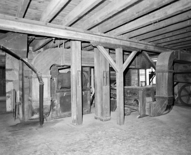 2e étage. Trieurs à blé, vue d'ensemble. © Jean-Luc Duthu / Région Bourgogne-Franche-Comté, Inventaire du patrimoine - 2006