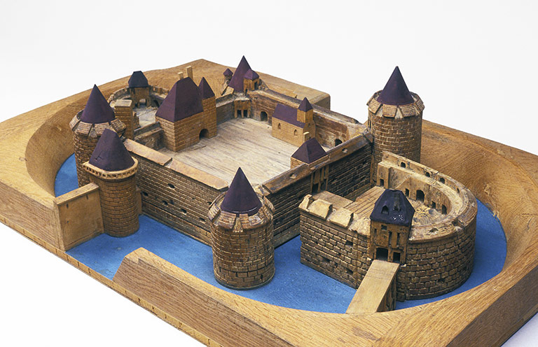  château fort ouvrage fortifié © François Perrodin / Musée archéologique, Dijon - 2006