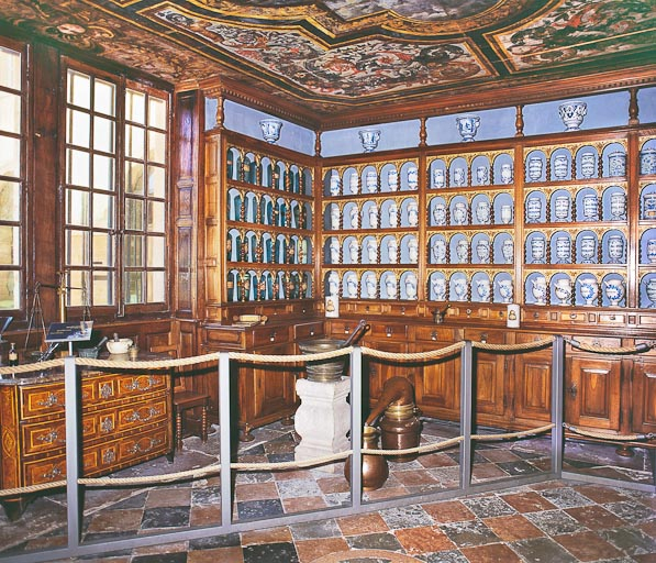 Apothicairerie. © Jean-Luc Duthu / Région Bourgogne-Franche-Comté, Inventaire du patrimoine - 2006