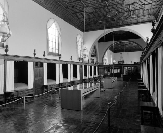 Vue d'ensemble de la salle des femmes. © Jean-Luc Duthu / Région Bourgogne-Franche-Comté, Inventaire du patrimoine - 2006