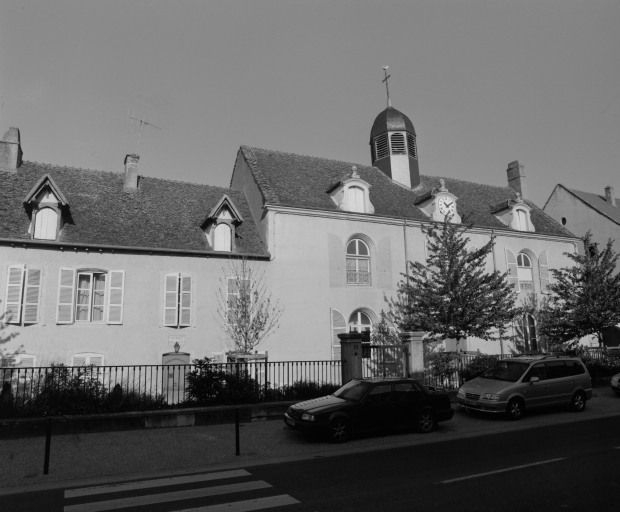 Vue d'ensemble de la façade antérieure. © Jean-Luc Duthu / Région Bourgogne-Franche-Comté, Inventaire du patrimoine - 2006