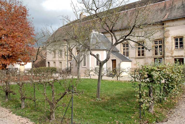 Façade postérieure de trois-quarts. © Jean-Luc Duthu / Région Bourgogne-Franche-Comté, Inventaire du patrimoine - 2008