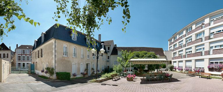 Vue d'ensemble depuis la cour. © Pierre-Marie Barbe-Richaud / Région Bourgogne-Franche-Comté, Inventaire du patrimoine - 2008