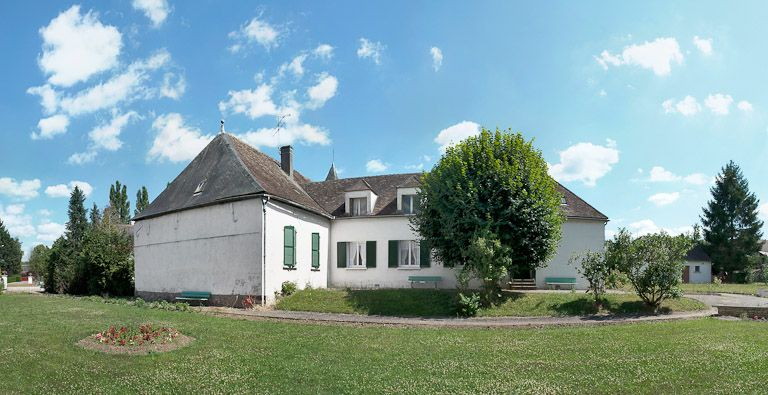Angle formé par le bâtiment principal et un corps perpendiculaire à sa façade. © Pierre-Marie Barbe-Richaud / Région Bourgogne-Franche-Comté, Inventaire du patrimoine - 2008