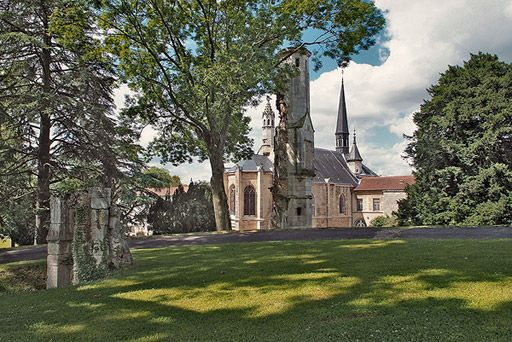Parc et chevet de la chapelle. © Jean-Luc Duthu / Région Bourgogne-Franche-Comté, Inventaire du patrimoine - 2009