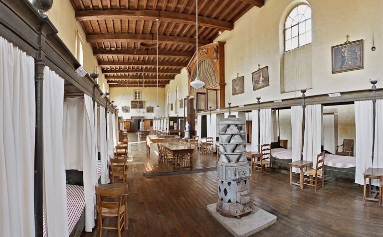 Salle des femmes. © Pierre-Marie Barbe-Richaud / Région Bourgogne-Franche-Comté, Inventaire du patrimoine - 2009