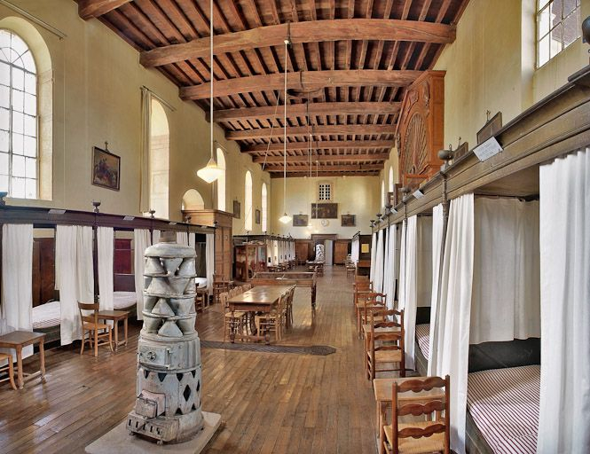 Salle des femmes. © Pierre-Marie Barbe-Richaud / Région Bourgogne-Franche-Comté, Inventaire du patrimoine - 2009