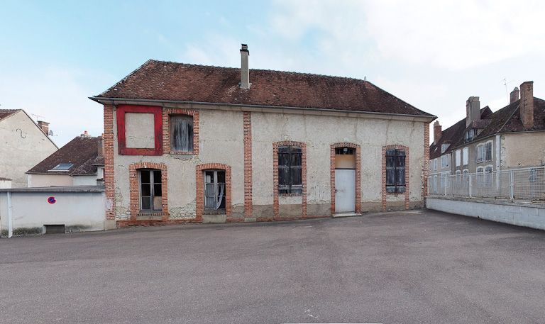 Anciennes dépendances. © Pierre-Marie Barbe-Richaud / Région Bourgogne-Franche-Comté, Inventaire du patrimoine - 2009