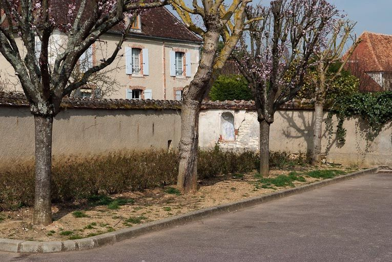 Ancien jardin des soeurs, vue vers le nord. © Pierre-Marie Barbe-Richaud / Région Bourgogne-Franche-Comté, Inventaire du patrimoine - 2009