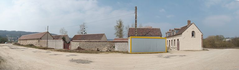 Vue de l'ensemble prise de l'est. © Pierre-Marie Barbe-Richaud / Région Bourgogne-Franche-Comté, Inventaire du patrimoine - 2009