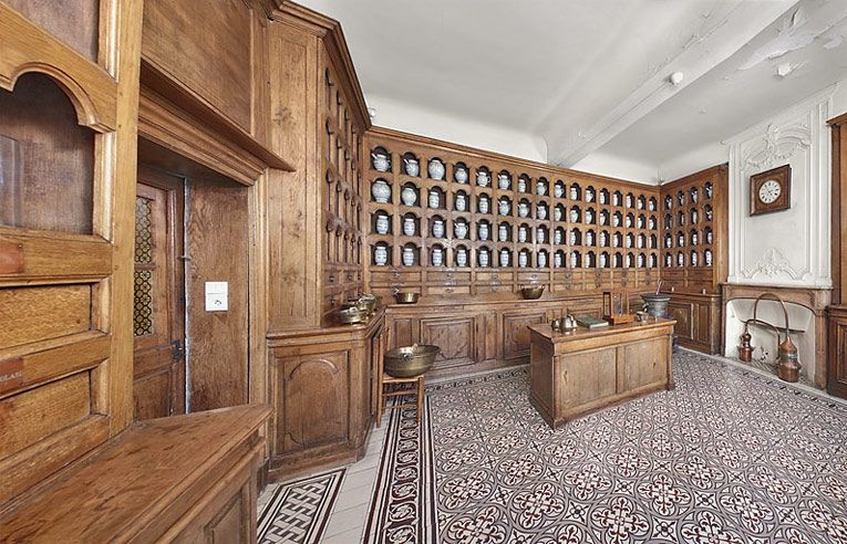 Apothicairerie. © Thierry Kuntz / Région Bourgogne-Franche-Comté, Inventaire du patrimoine - 2010