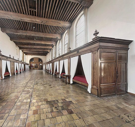 Salle des malades, ancienne salle des hommes. © Thierry Kuntz / Région Bourgogne-Franche-Comté, Inventaire du patrimoine - 2010