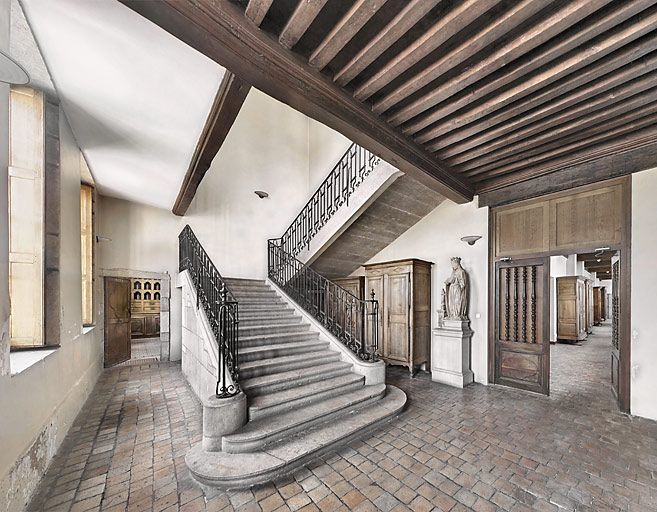 Escalier de l'aile gauche. © Thierry Kuntz / Région Bourgogne-Franche-Comté, Inventaire du patrimoine - 2010