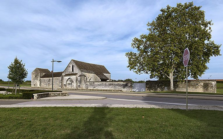 Vue générale depuis la RN 74. © Thierry Kuntz / Région Bourgogne-Franche-Comté, Inventaire du patrimoine - 2010