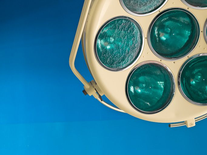 Bâtiment Maternité-Gynécologie (Gérontologie au moment de la prise de vue) : ancienne salle d'accouchement, scyalitique. © Pierre-Marie Barbe-Richaud / Région Bourgogne-Franche-Comté, Inventaire du patrimoine - 2010