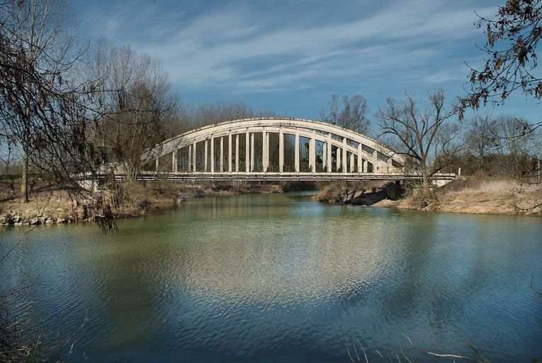 Pont de la Culée, il permet de traverser la Seille en direction de Branges. © Jean-Luc Duthu / Région Bourgogne-Franche-Comté, Inventaire du patrimoine - 2010