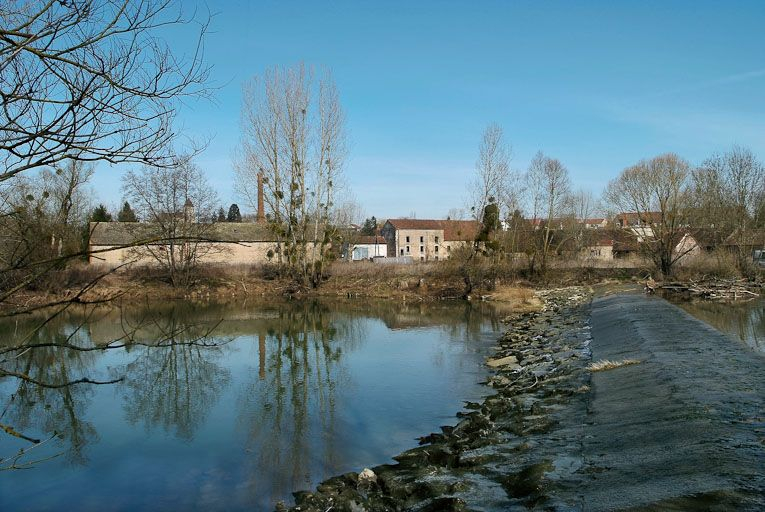 Barrage lié aux moulins de Branges. © Jean-Luc Duthu / Région Bourgogne-Franche-Comté, Inventaire du patrimoine - 2010