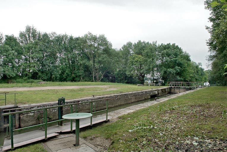Le sas de l'écluse, avec l'emplacement de la maison éclusière détruite. © Jean-Luc Duthu / Région Bourgogne-Franche-Comté, Inventaire du patrimoine - 2010