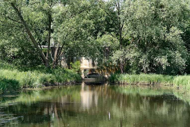 Pont sous la RD 971, Seille au premier plan, vue rapprochée. © Jean-Luc Duthu / Région Bourgogne-Franche-Comté, Inventaire du patrimoine - 2010