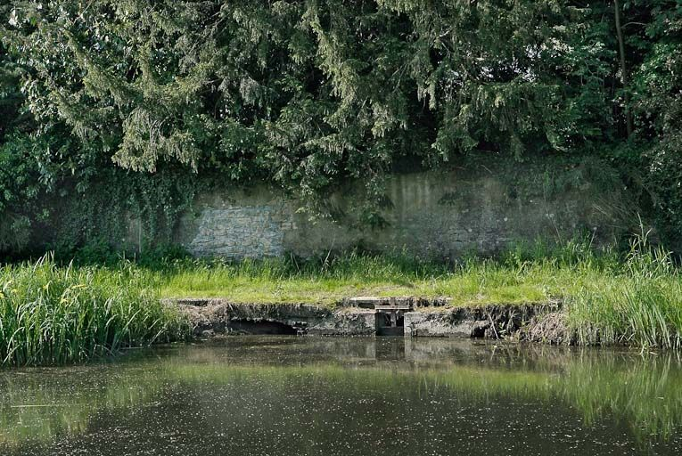 Aqueduc avant l'ancienne tuilerie. © Jean-Luc Duthu / Région Bourgogne-Franche-Comté, Inventaire du patrimoine - 2010