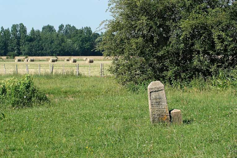 Bornes. © Jean-Luc Duthu / Région Bourgogne-Franche-Comté, Inventaire du patrimoine - 2010