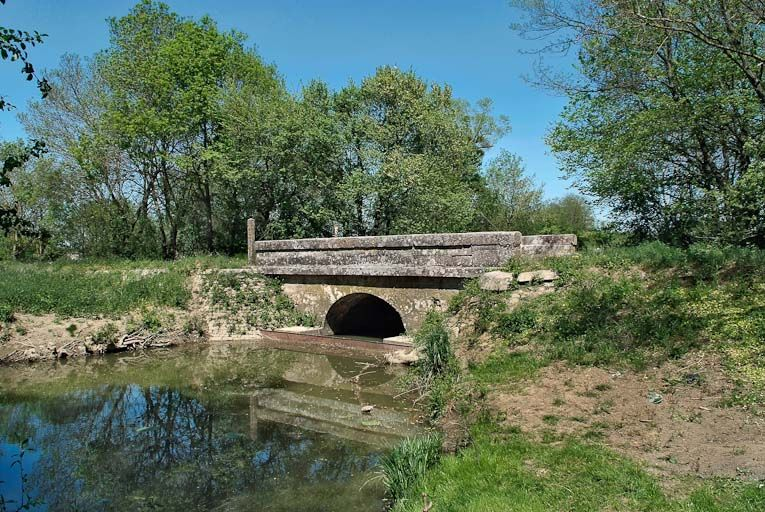 Ponceau sur un ancien lit de la Seille. © Jean-Luc Duthu / Région Bourgogne-Franche-Comté, Inventaire du patrimoine - 2010