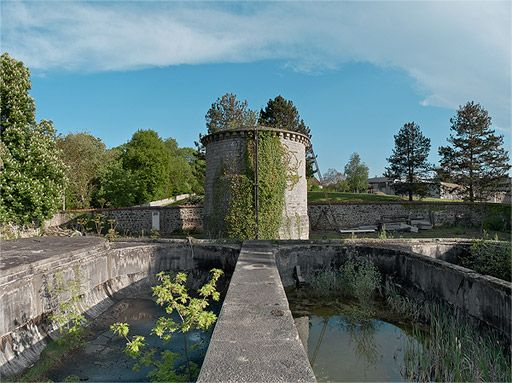 Château d'eau et réservoirs. © Pierre-Marie Barbe-Richaud / Région Bourgogne-Franche-Comté, Inventaire du patrimoine - 2010