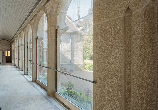 Galerie du corps central. © Pierre-Marie Barbe-Richaud / Région Bourgogne-Franche-Comté, Inventaire du patrimoine - 2010 Galerie du corps central. © Pierre-Marie Barbe-Richaud / Région Bourgogne-Franche-Comté, Inventaire du patrimoine - 2010