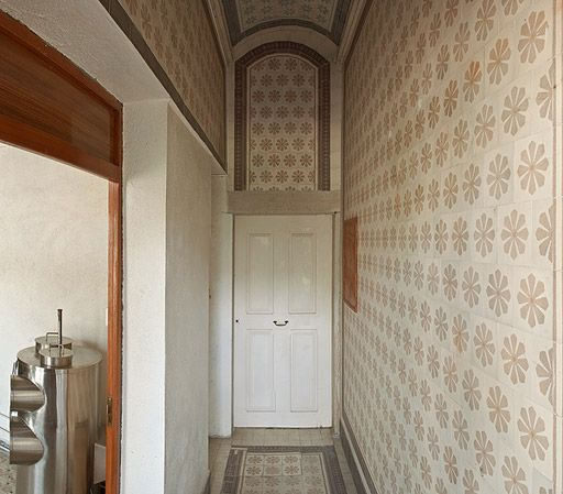 Couloir du cabinet du médecin. © Pierre-Marie Barbe-Richaud / Région Bourgogne-Franche-Comté, Inventaire du patrimoine - 2010 Couloir du cabinet du médecin. © Pierre-Marie Barbe-Richaud / Région Bourgogne-Franche-Comté, Inventaire du patrimoine - 2010