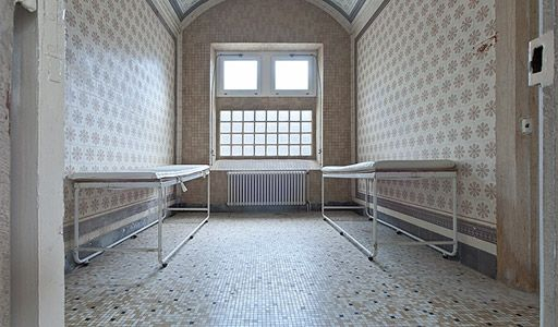 Salle de massage. © Pierre-Marie Barbe-Richaud / Région Bourgogne-Franche-Comté, Inventaire du patrimoine - 2010 Salle de massage. © Pierre-Marie Barbe-Richaud / Région Bourgogne-Franche-Comté, Inventaire du patrimoine - 2010