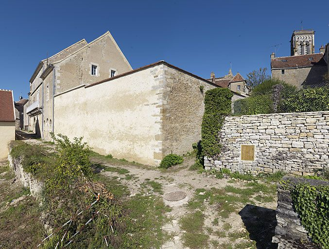 Vue d'ensemble prise du sud-est. © Thierry Kuntz / Région Bourgogne-Franche-Comté, Inventaire du patrimoine - 2010
