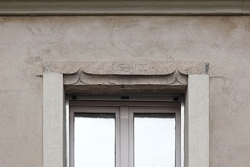 Détail du linteau en accolade daté 1612. © Alain Morelière / Région Bourgogne-Franche-Comté, Inventaire du patrimoine - 2011