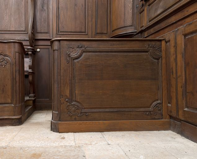 Pupitre du banc de choeur gauche. © Pierre-Marie Barbe-Richaud / Région Bourgogne-Franche-Comté, Inventaire du patrimoine - 2011