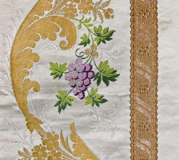 Détail de la chasuble. © Pierre-Marie Barbe-Richaud / Région Bourgogne-Franche-Comté, Inventaire du patrimoine - 2011