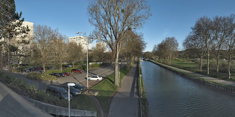Vue d'ensemble depuis le canal. © Thierry Kuntz / Région Bourgogne-Franche-Comté, Inventaire du patrimoine - 2011