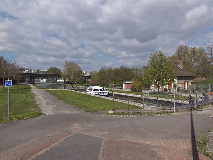 Vue d'ensemble, d'aval. © Thierry Kuntz / Région Bourgogne-Franche-Comté, Inventaire du patrimoine - 2011