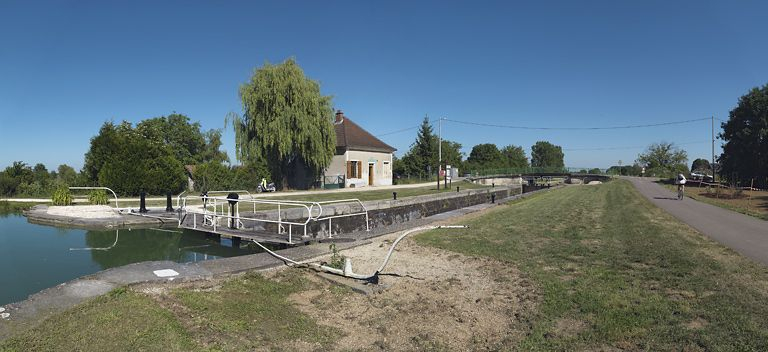 Vue d'amont. © Thierry Kuntz / Région Bourgogne-Franche-Comté, Inventaire du patrimoine - 2011