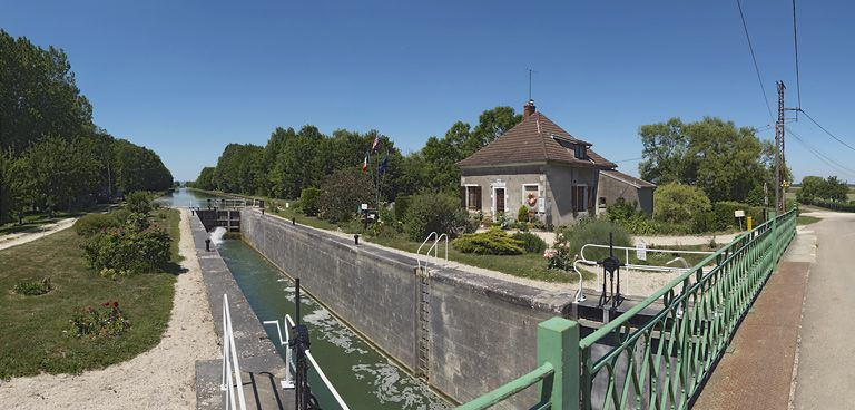 Le site vu d'aval. © Thierry Kuntz / Région Bourgogne-Franche-Comté, Inventaire du patrimoine - 2011