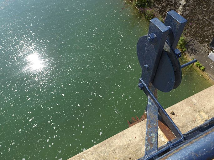 La poulie : détail. © Thierry Kuntz / Région Bourgogne-Franche-Comté, Inventaire du patrimoine - 2011